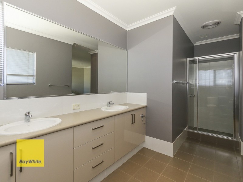 3/2 Dana Way, Madeley WA 6065