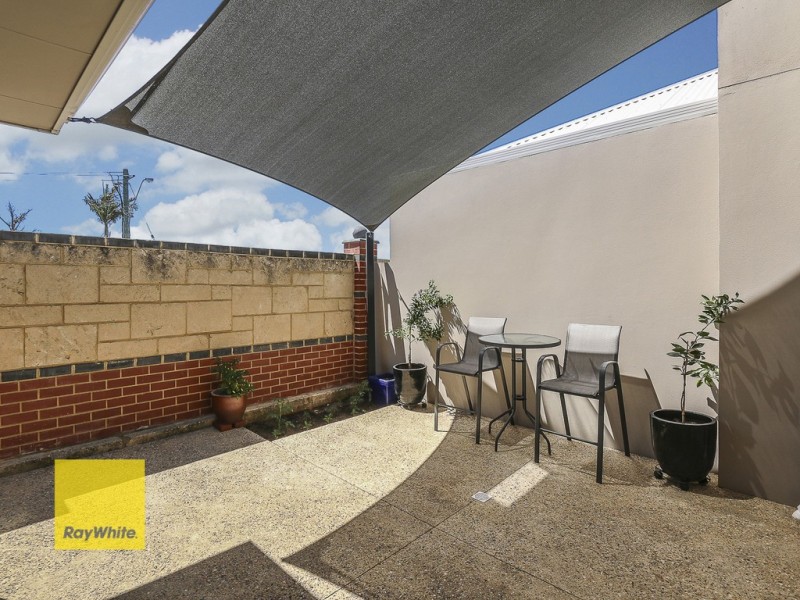 3/2 Dana Way, Madeley WA 6065