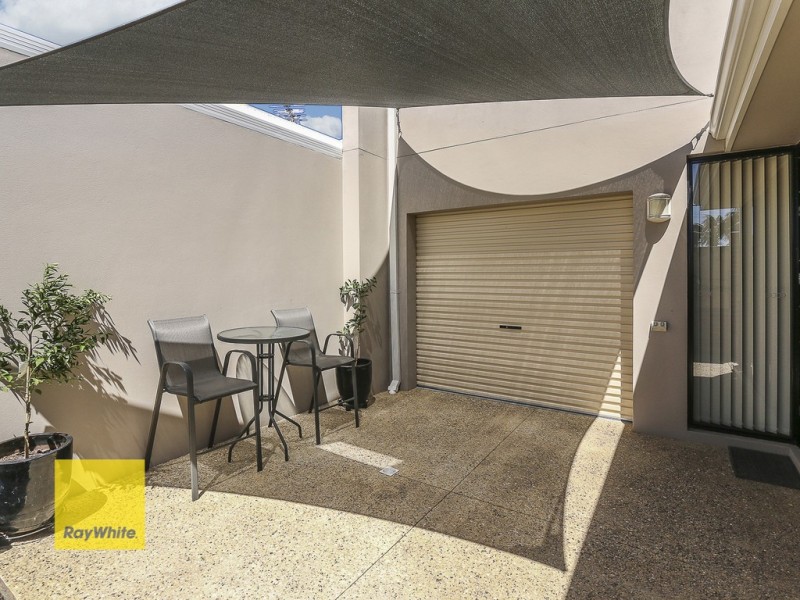 3/2 Dana Way, Madeley WA 6065