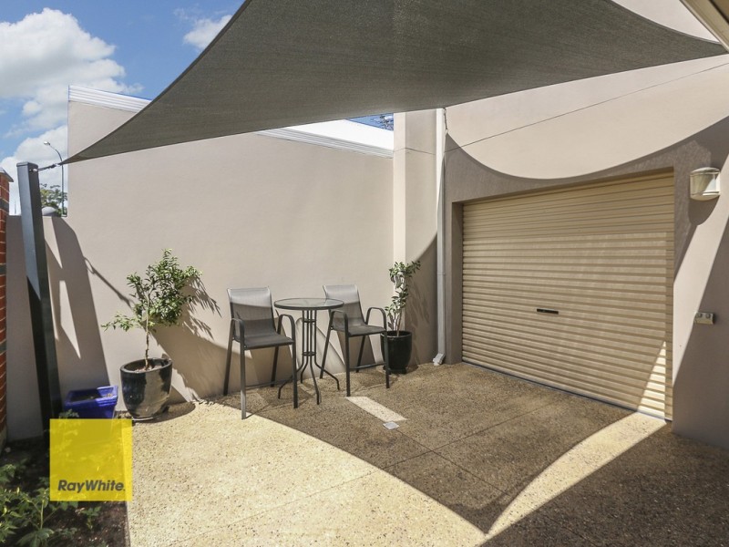 3/2 Dana Way, Madeley WA 6065