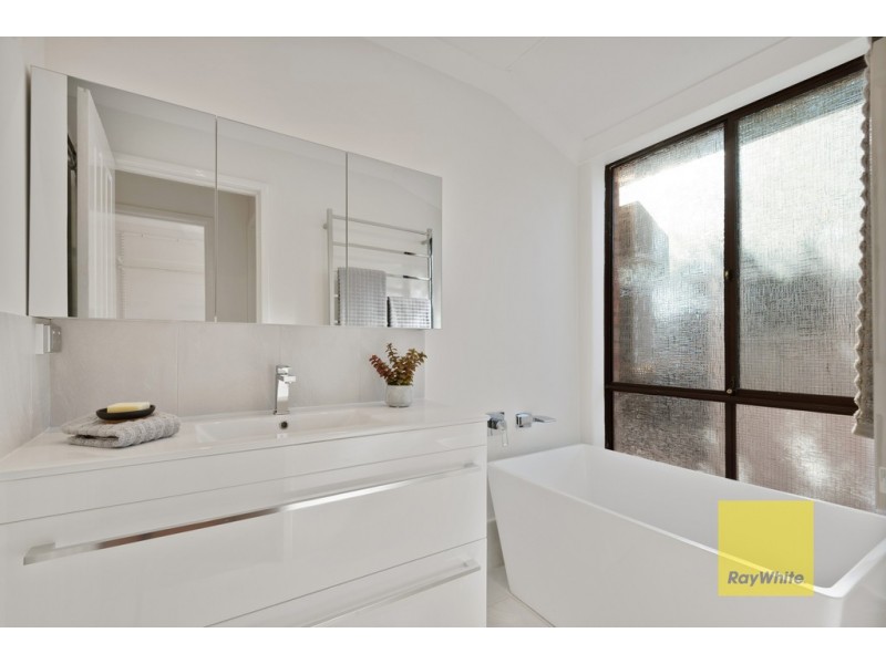 19 Fawkner Gardens, Hillarys WA 6025