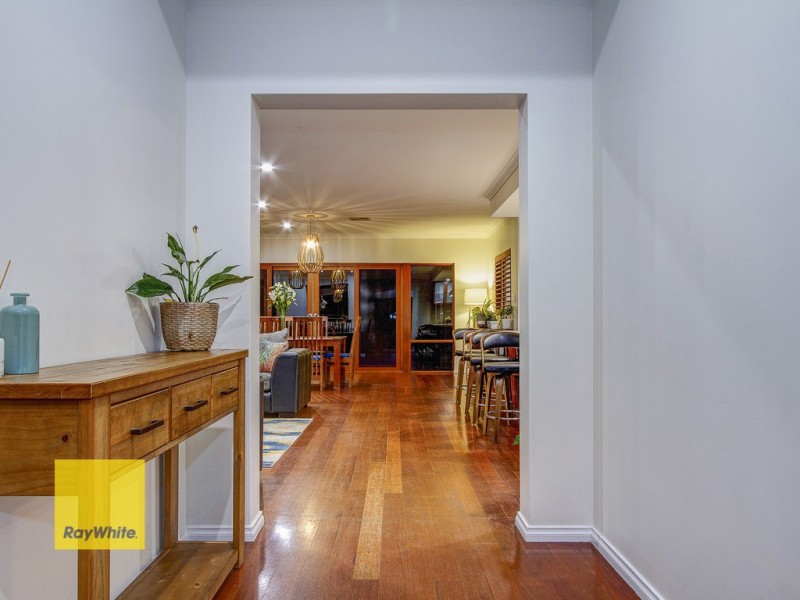 15 Glenvista Way, Madeley WA 6065