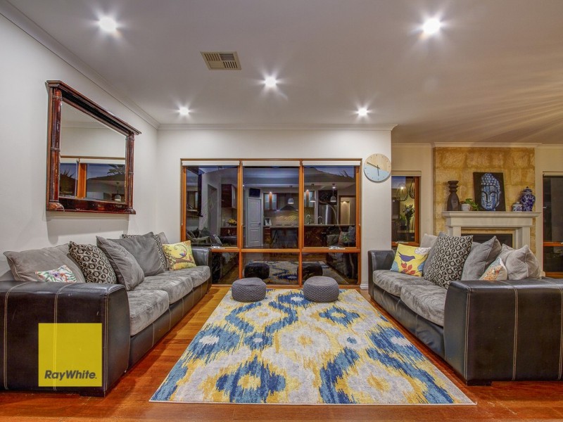 15 Glenvista Way, Madeley WA 6065