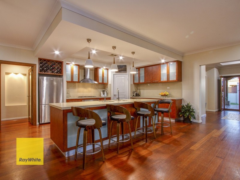 15 Glenvista Way, Madeley WA 6065