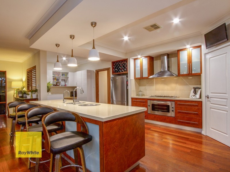 15 Glenvista Way, Madeley WA 6065