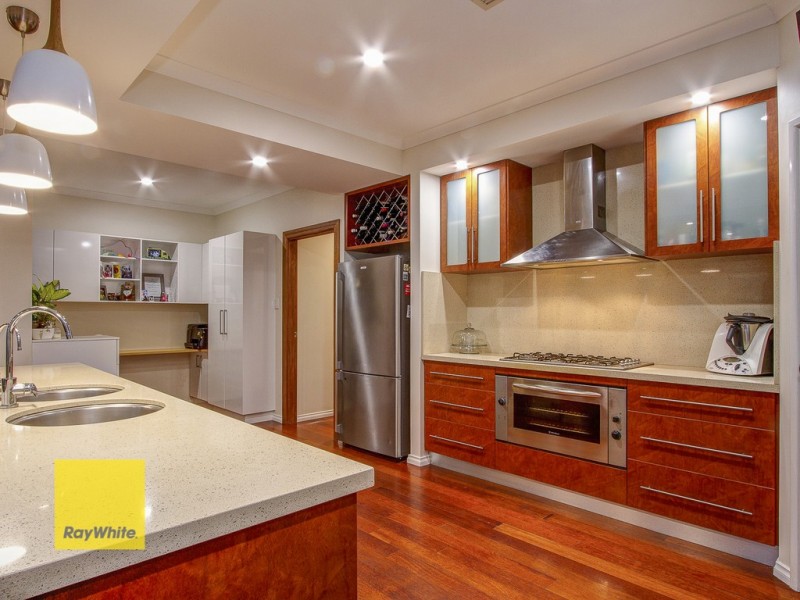 15 Glenvista Way, Madeley WA 6065