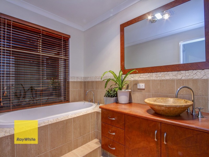 15 Glenvista Way, Madeley WA 6065