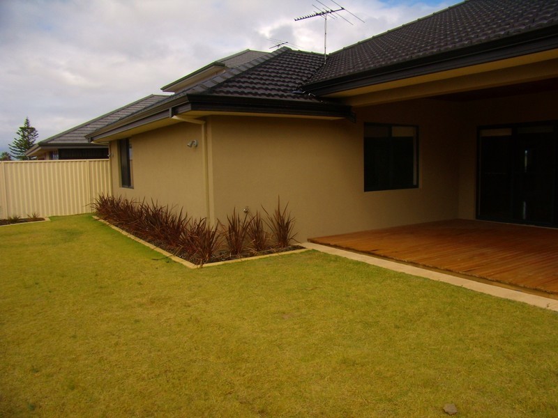 10 Fourmile Ave, Burns Beach WA 6028