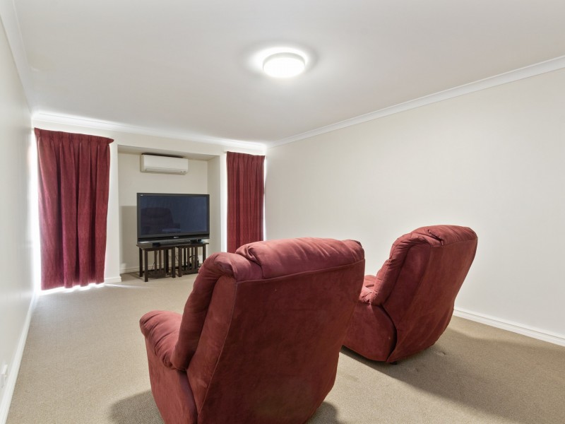 35 Russell Road, Madeley WA 6065