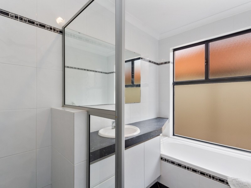 35 Russell Road, Madeley WA 6065