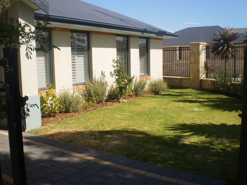 2 RUPARA CIRCLE, Quinns Rocks WA 6030