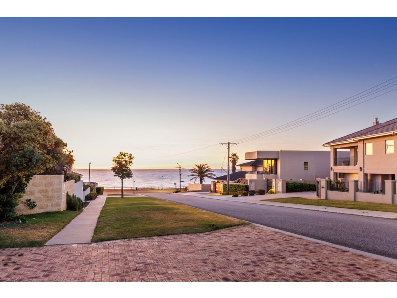 10A Mary Street, Watermans Bay WA 6020