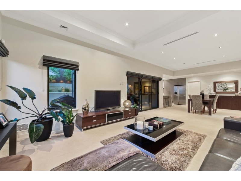 10A Mary Street, Watermans Bay WA 6020