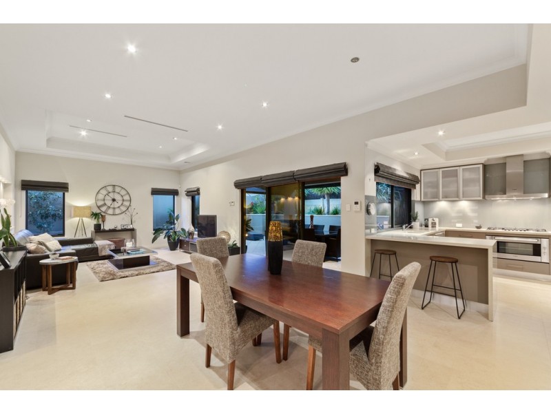 10A Mary Street, Watermans Bay WA 6020