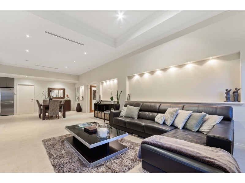 10A Mary Street, Watermans Bay WA 6020