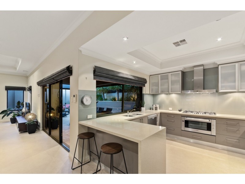 10A Mary Street, Watermans Bay WA 6020
