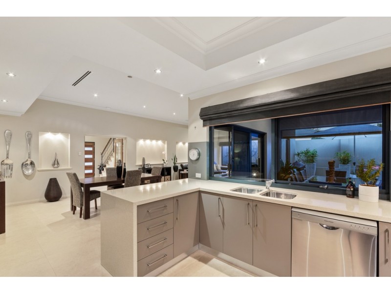 10A Mary Street, Watermans Bay WA 6020
