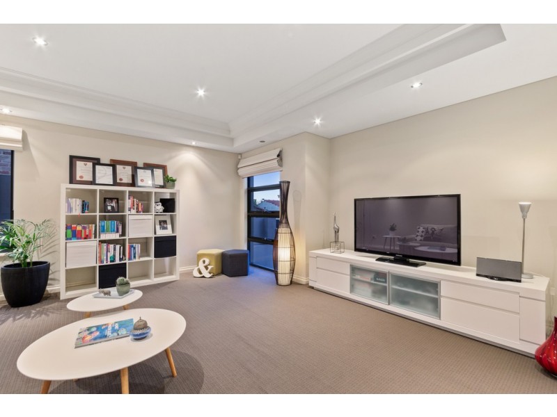 10A Mary Street, Watermans Bay WA 6020
