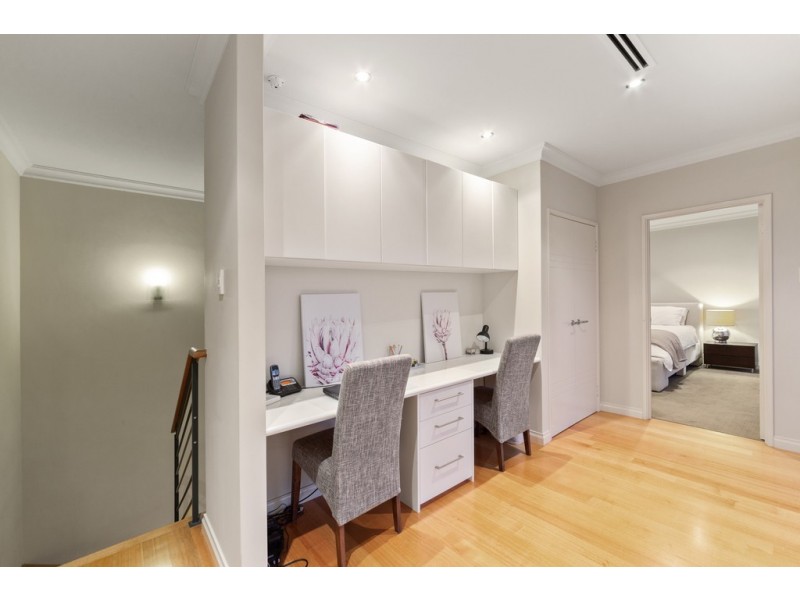 10A Mary Street, Watermans Bay WA 6020