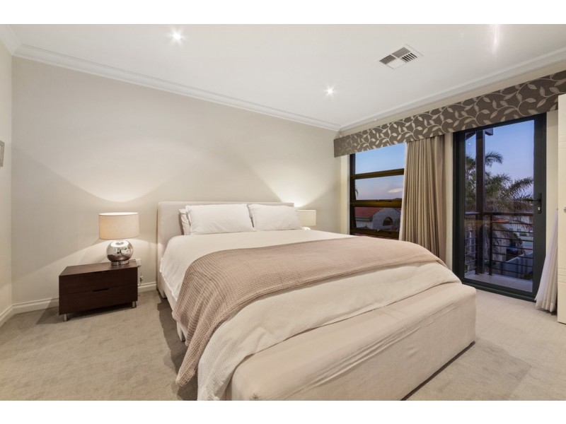 10A Mary Street, Watermans Bay WA 6020