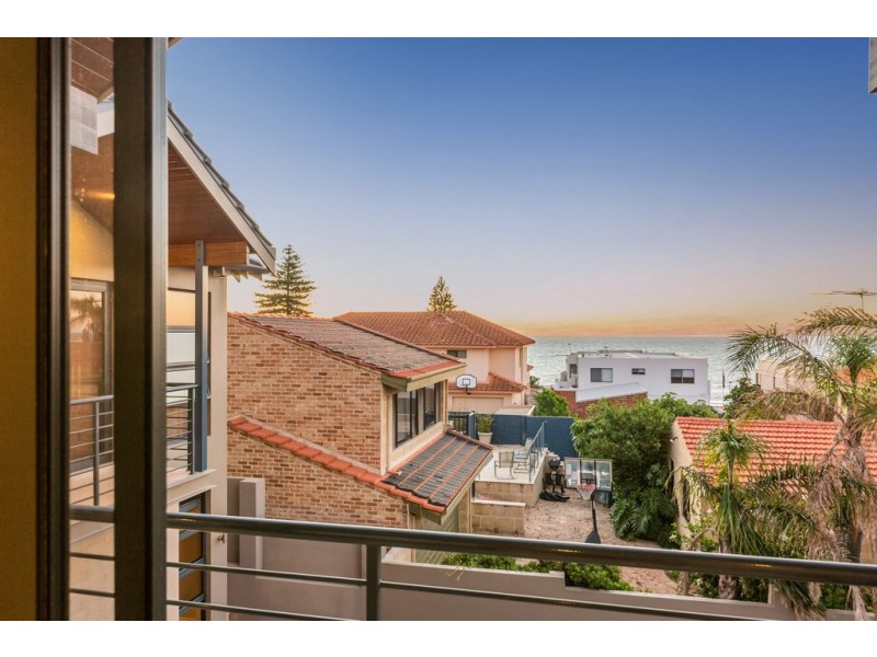 10A Mary Street, Watermans Bay WA 6020