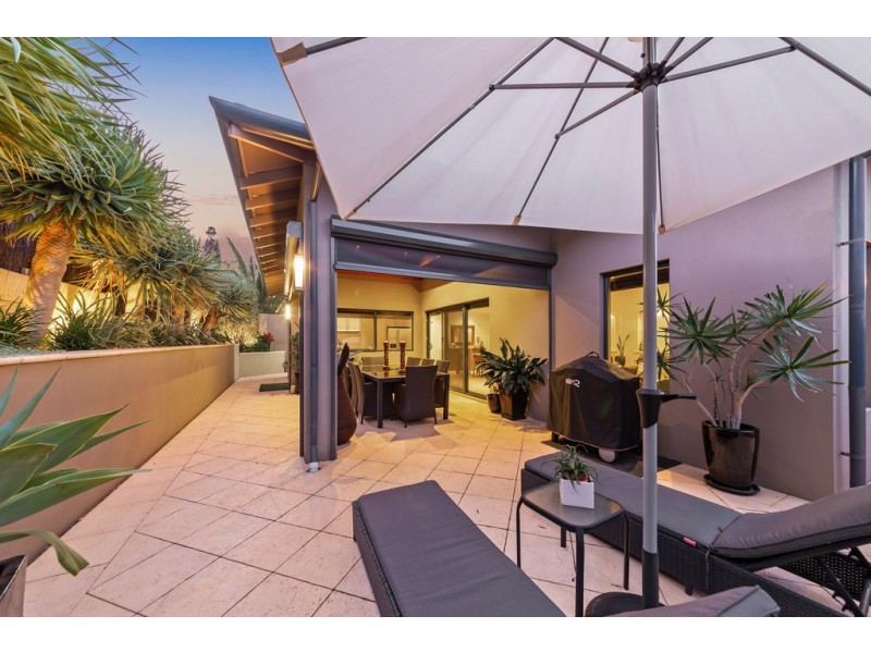 10A Mary Street, Watermans Bay WA 6020