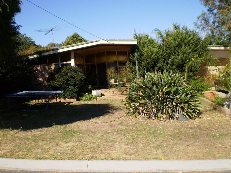 11 Gladman Way, Karrinyup WA 6018