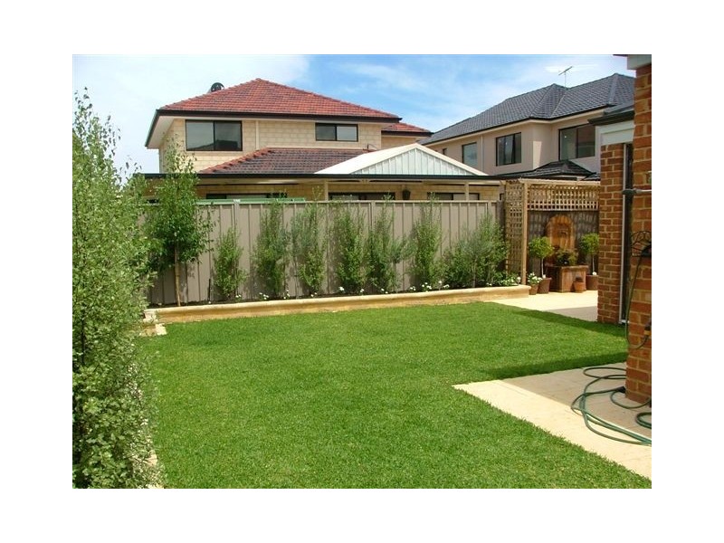 27 Honeymyrtle Turn, Stirling WA 6021