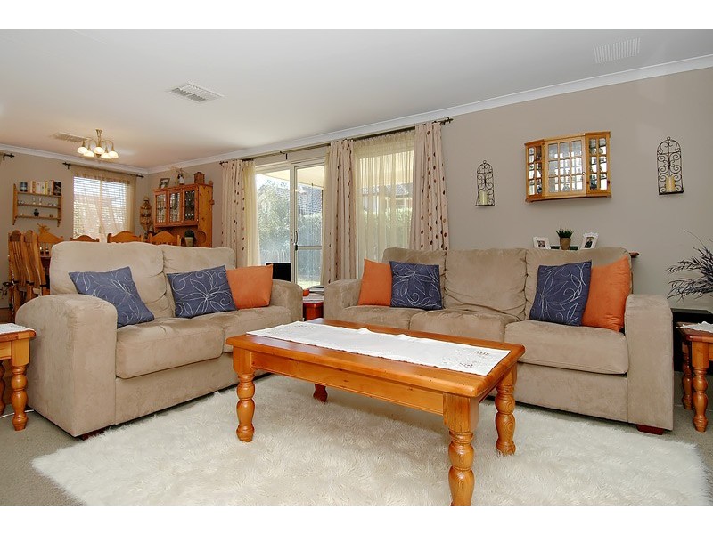 27 Honeymyrtle Turn, Stirling WA 6021