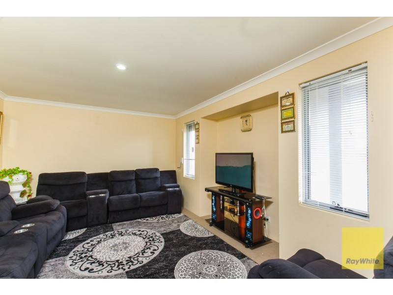 31 Harford Way, Girrawheen WA 6064