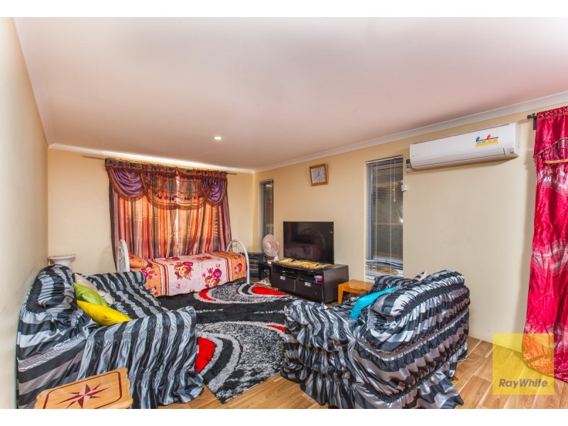 31 Harford Way, Girrawheen WA 6064