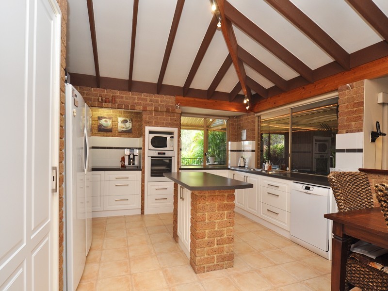 9 Clapton Court, Kingsley WA 6026