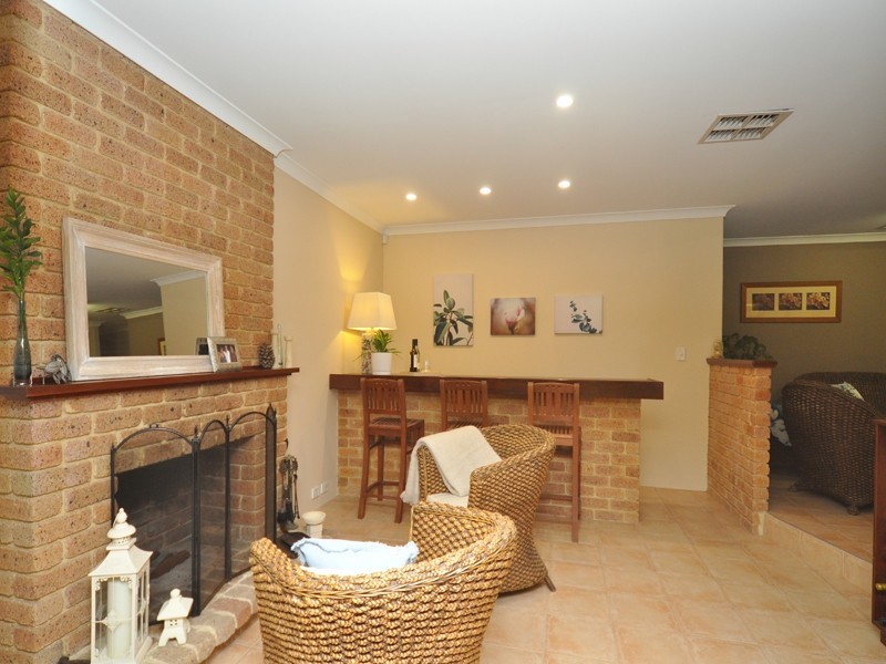 9 Clapton Court, Kingsley WA 6026