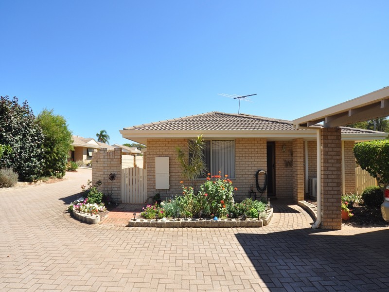 4/169 Goollelal Drive, Kingsley WA 6026