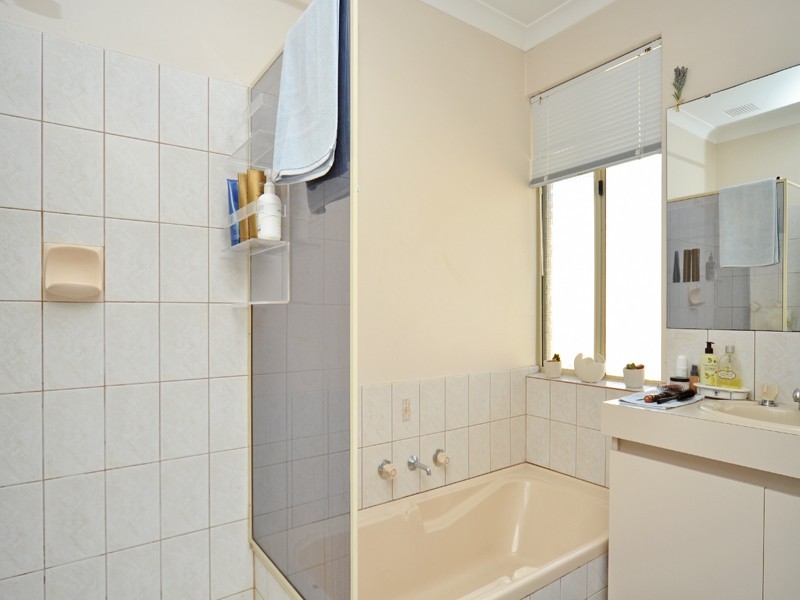 4/169 Goollelal Drive, Kingsley WA 6026