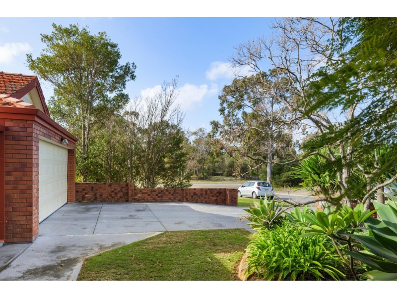4 Peckham Crescent, Kingsley WA 6026