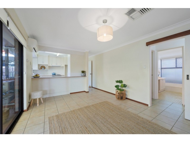 4 Peckham Crescent, Kingsley WA 6026