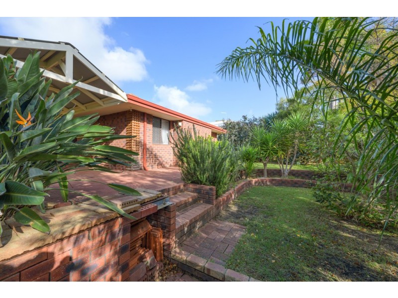 4 Peckham Crescent, Kingsley WA 6026