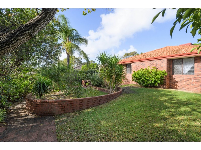 4 Peckham Crescent, Kingsley WA 6026