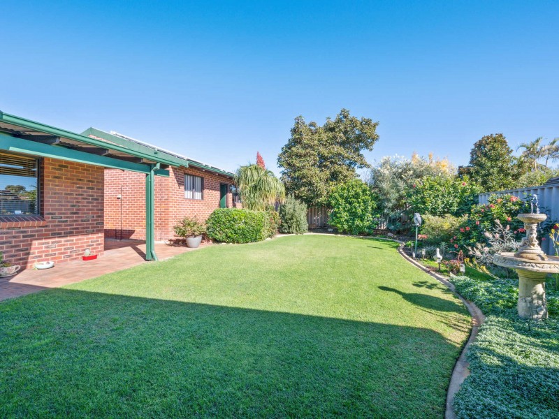 1 Elbury Court, Kingsley WA 6026