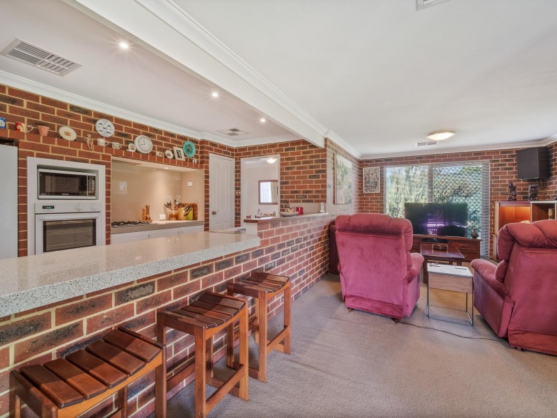 1 Elbury Court, Kingsley WA 6026