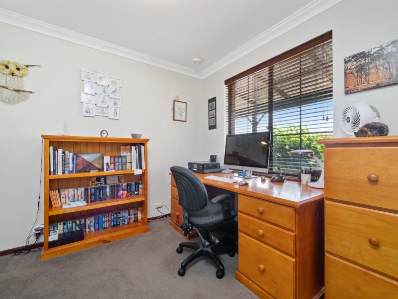 1 Elbury Court, Kingsley WA 6026