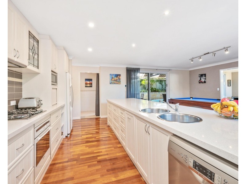 17 Ferncroft Way, Kingsley WA 6026