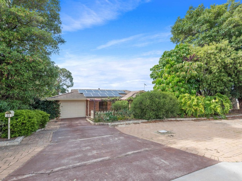 21 Calbourne Way, Kingsley WA 6026