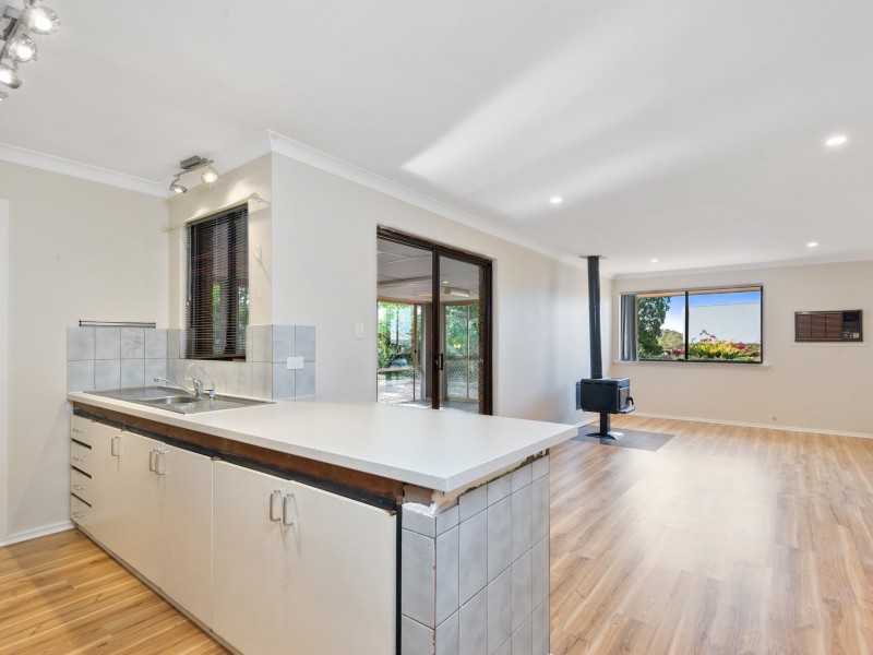 21 Calbourne Way, Kingsley WA 6026