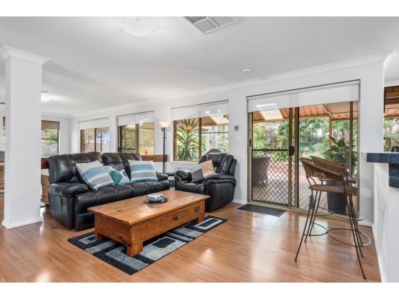 10 Angelina Court, Kingsley WA 6026