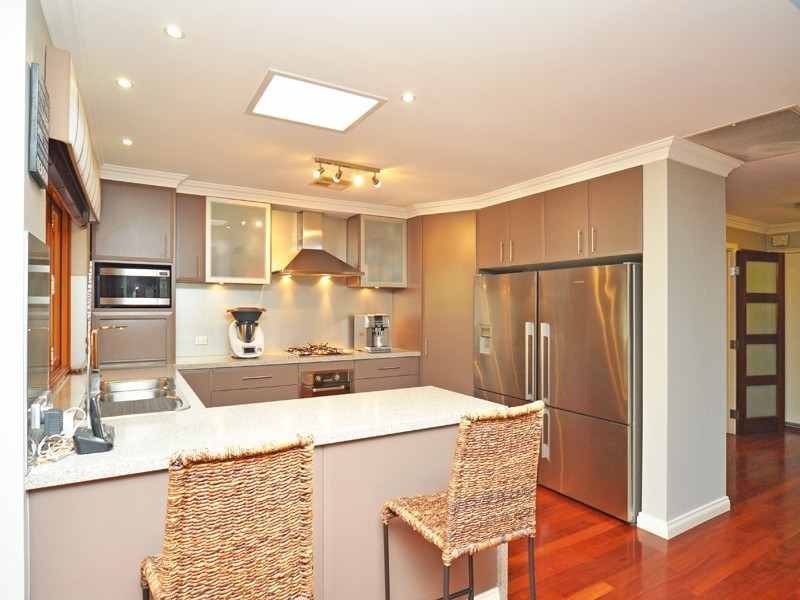 43 Chessington Way, Kingsley WA 6026