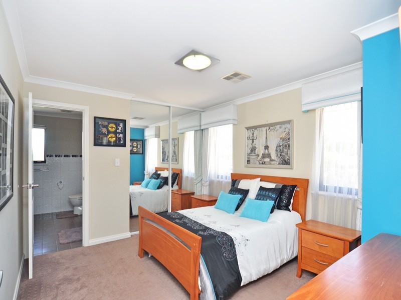 43 Chessington Way, Kingsley WA 6026