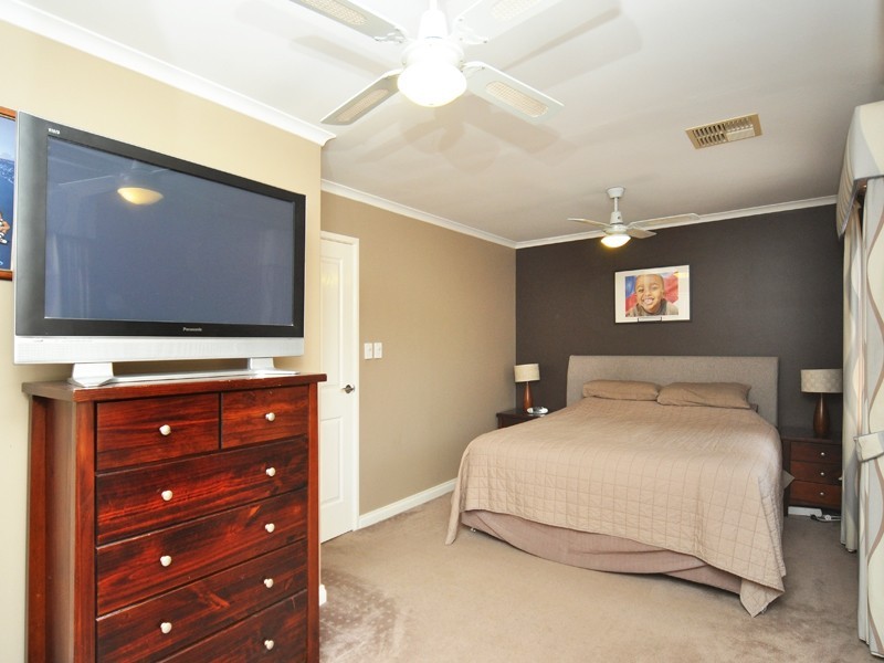 43 Chessington Way, Kingsley WA 6026