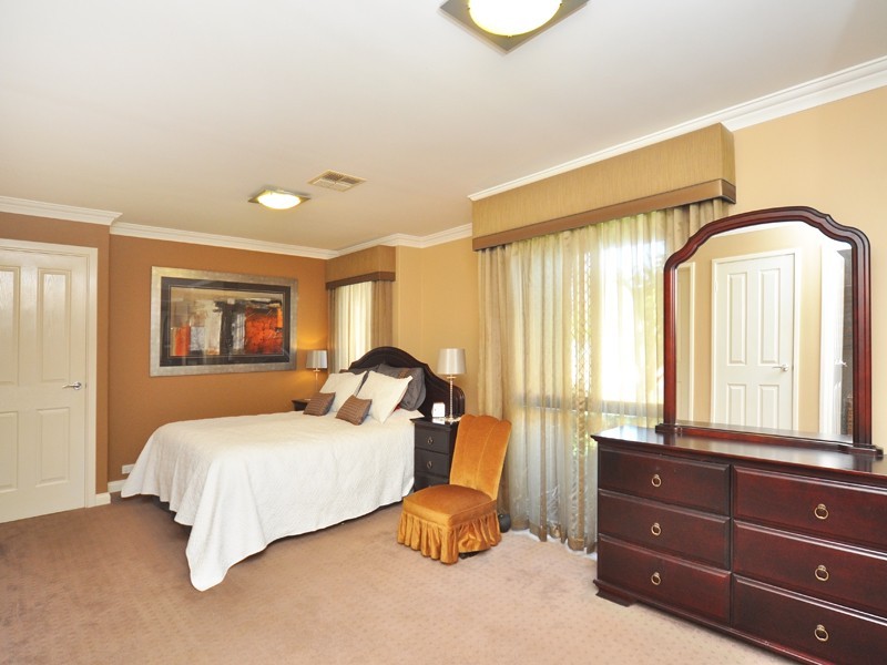 43 Chessington Way, Kingsley WA 6026